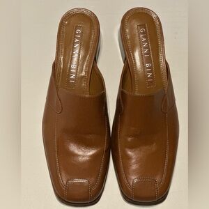 Gianni Bini Women’s Tan Leather Slip-Ons, size 7M